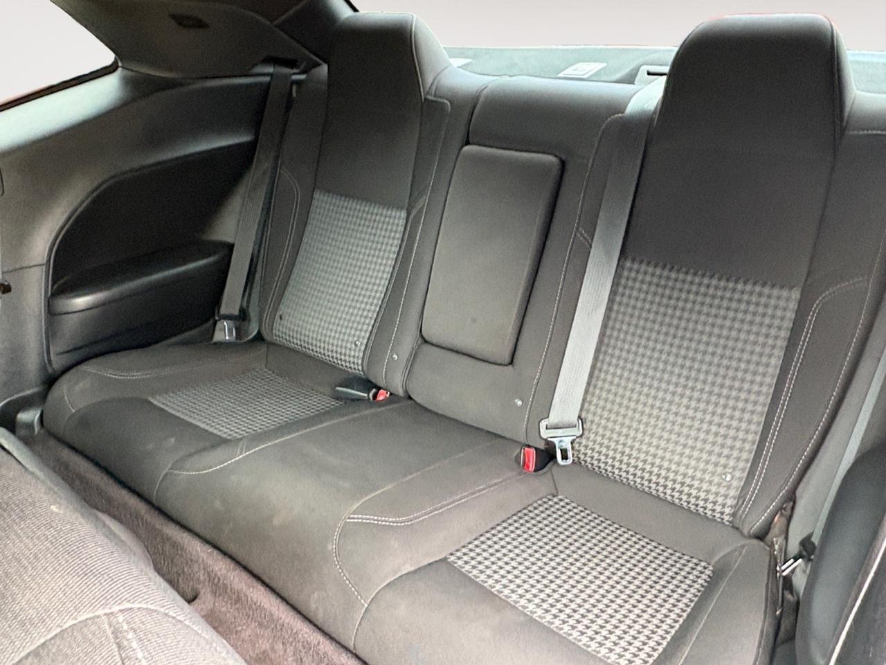 2016 Dodge Challenger SXT Plus, BACKUP CAMERA WITH PARKING SENSORS, REMOTE START, BLUETOOTH, UCONNECT SYSTEM, TINTED WINDOWS, CRUISE CONTROL, CHALLENGE THE ROAD BEHIND THE WHEEL! Virginia Beach VA