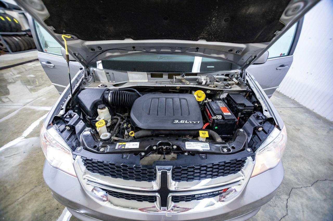 2016 Dodge Grand Caravan Crew Plus Leather Nav DVD Red Deer AB