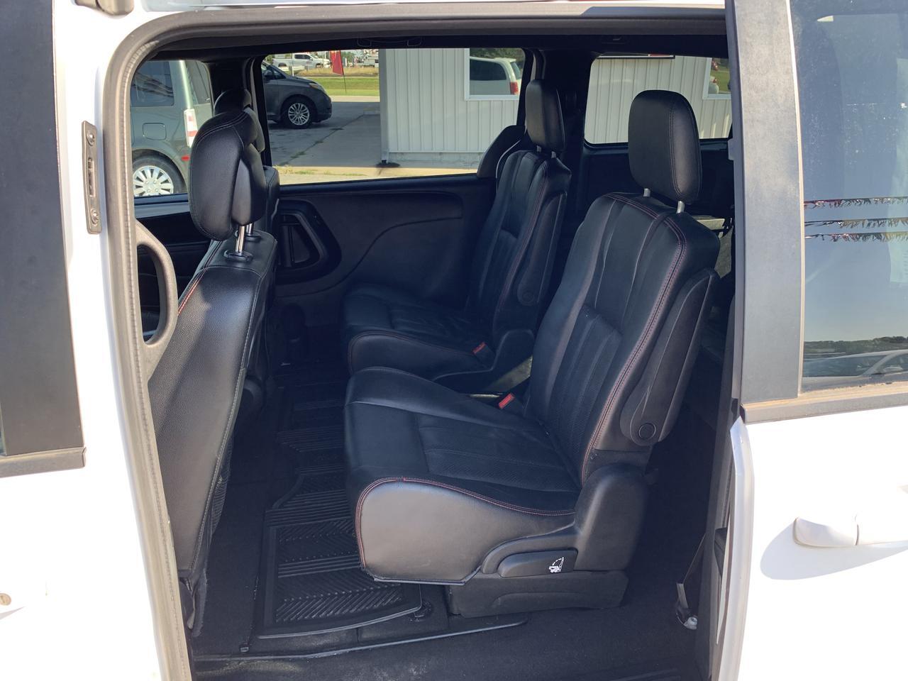 2016 Dodge Grand Caravan Passenger R/T Minivan 4D Aurora MO
