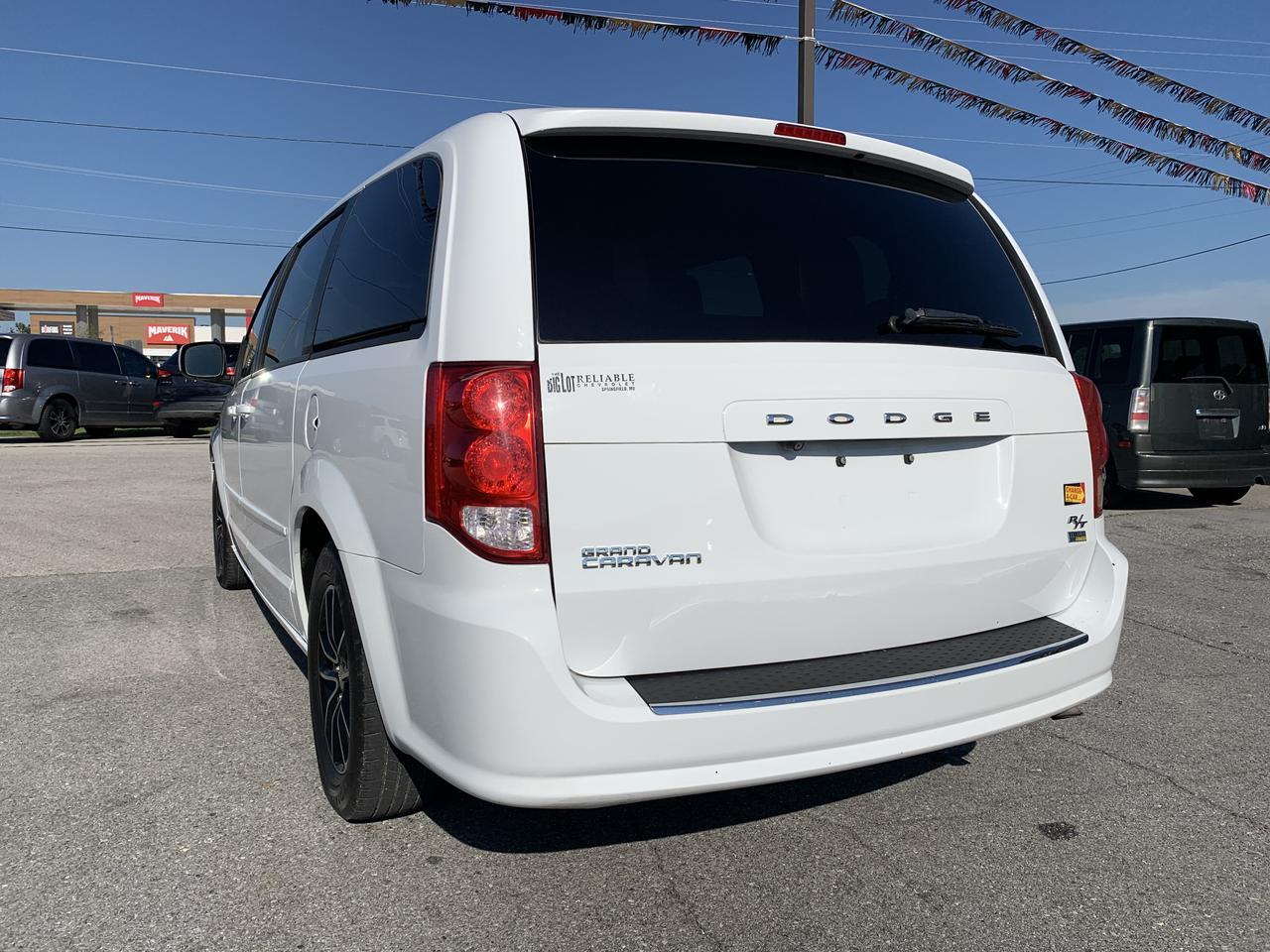 2016 Dodge Grand Caravan Passenger R/T Minivan 4D Aurora MO
