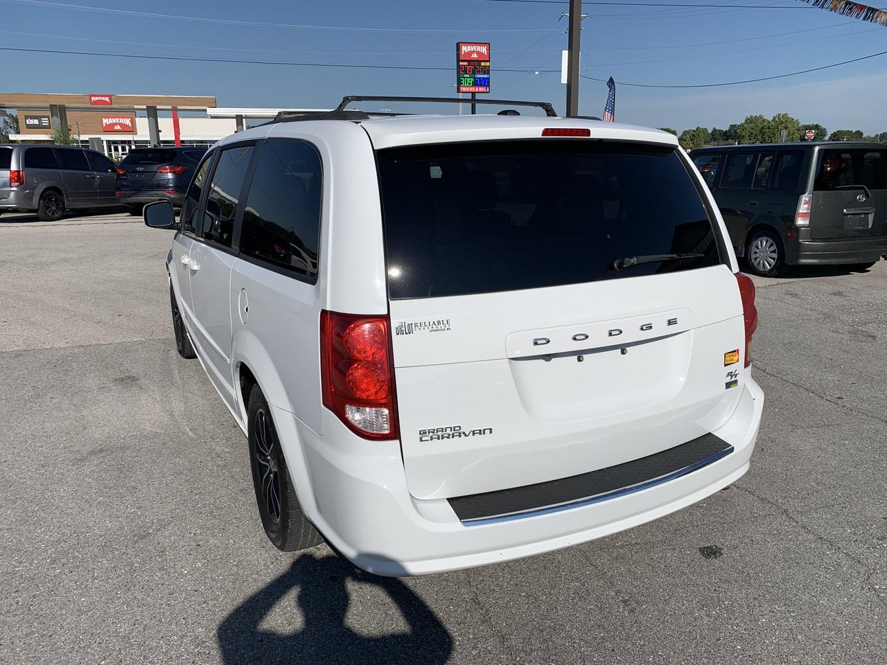2016 Dodge Grand Caravan Passenger R/T Minivan 4D Aurora MO