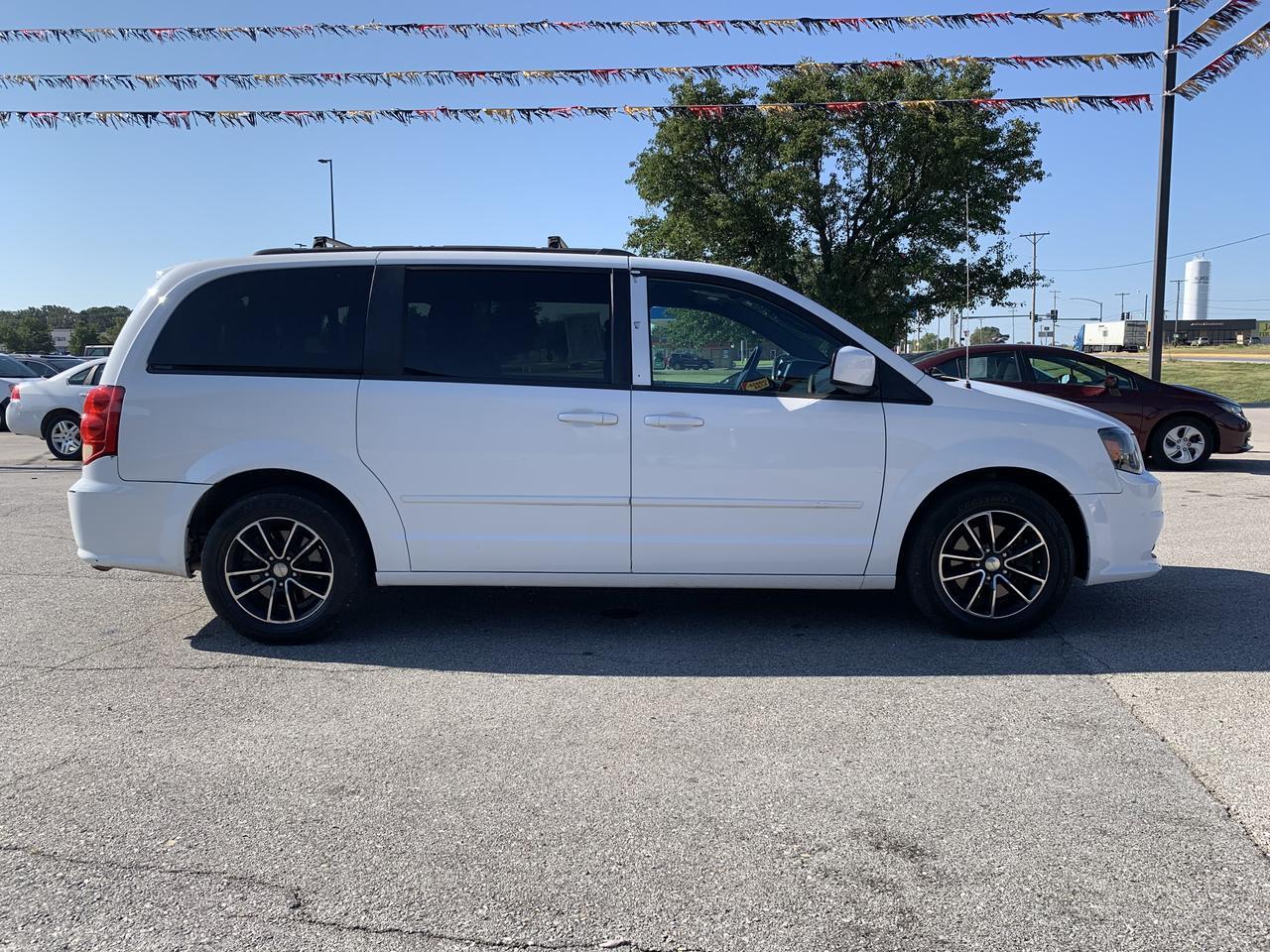 2016 Dodge Grand Caravan Passenger R/T Minivan 4D Aurora MO