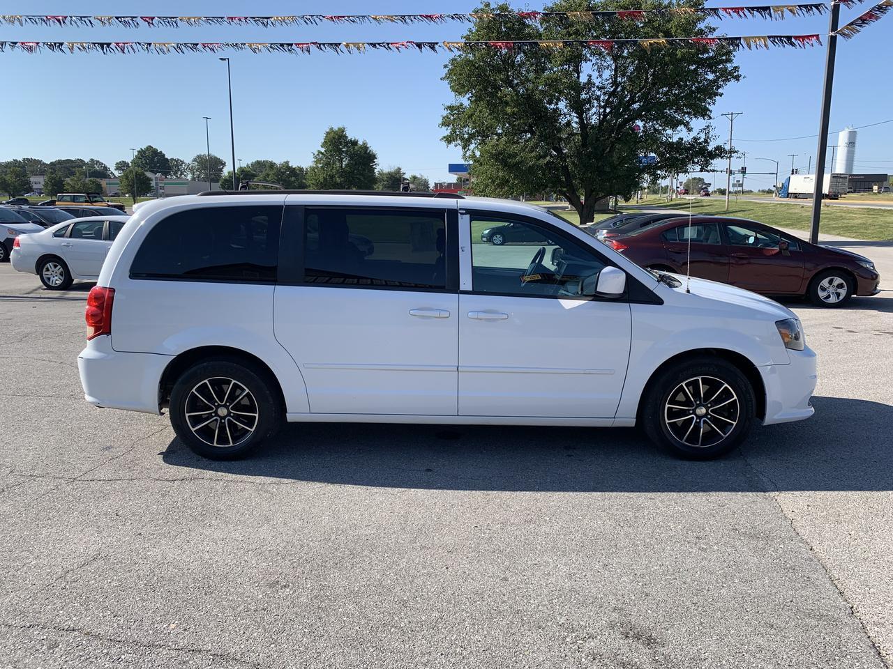 2016 Dodge Grand Caravan Passenger R/T Minivan 4D Aurora MO