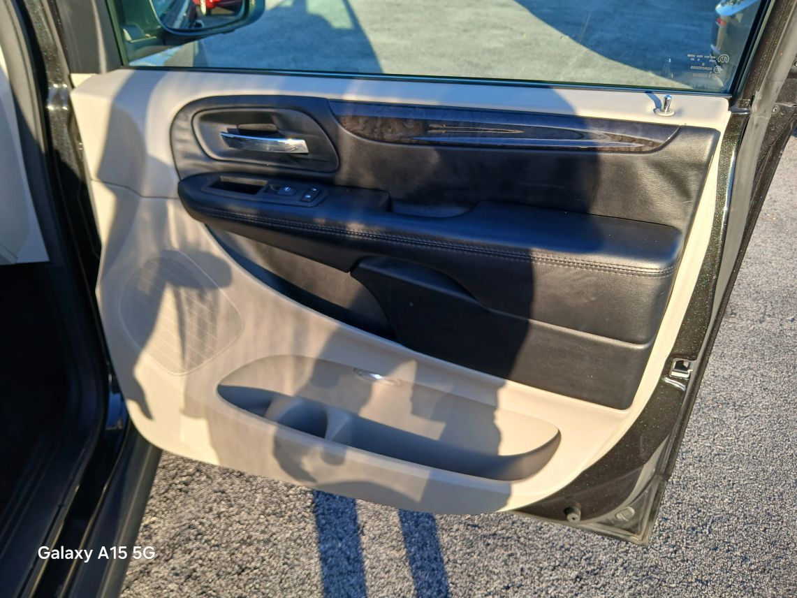 2016 Dodge Grand Caravan Passenger SE Minivan 4D Maitland FL