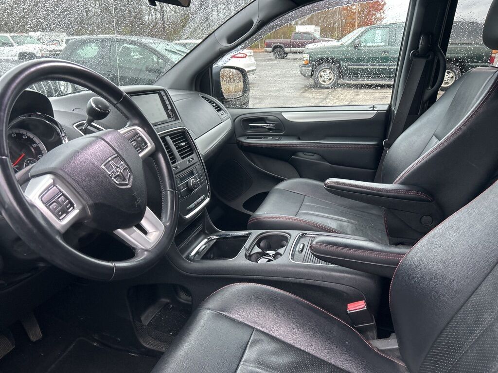 2016 Dodge Grand Caravan R/T Akron
