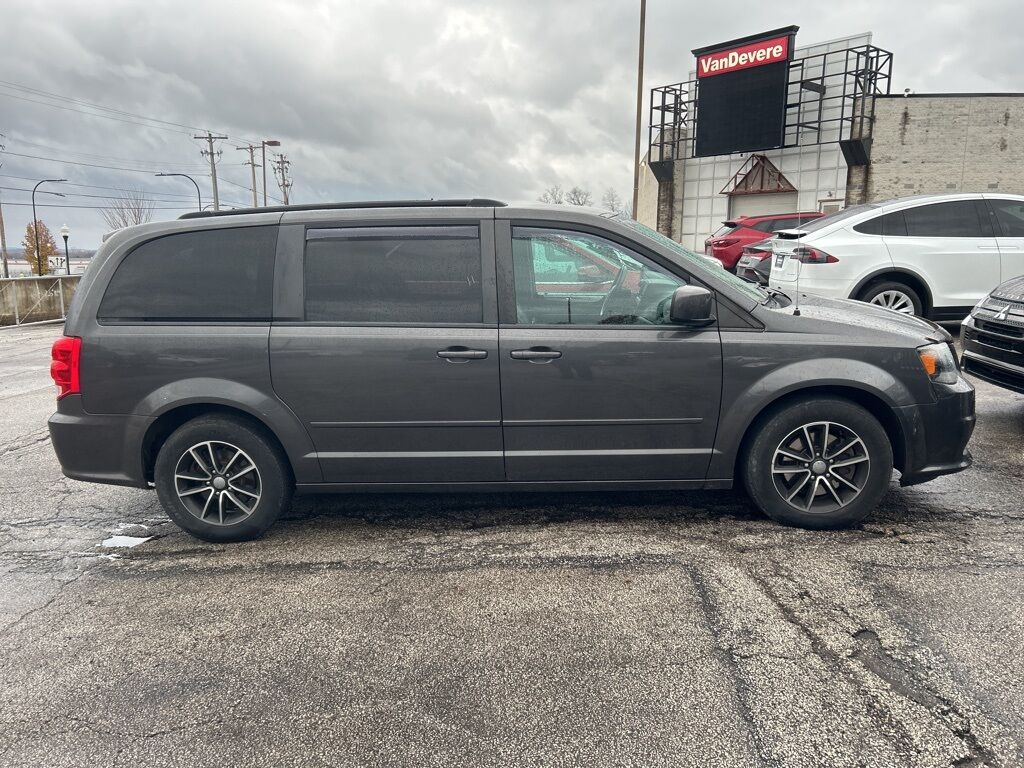 2016 Dodge Grand Caravan R/T Akron