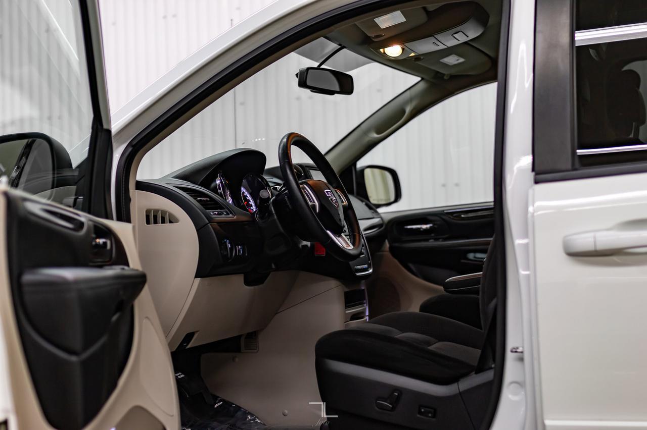 2016 Dodge Grand Caravan SXT DVD BCam Red Deer AB