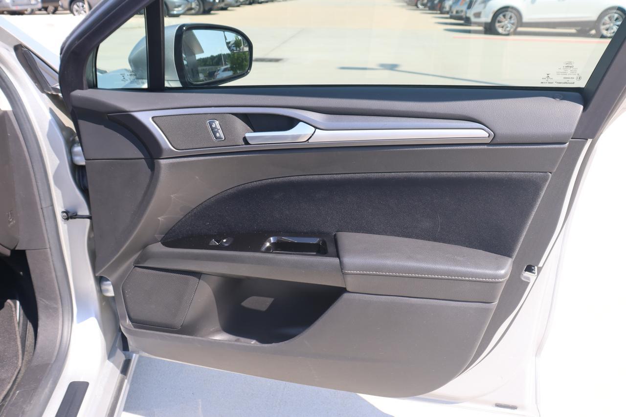 2016 FORD FUSION SE HYBRID Houston TX