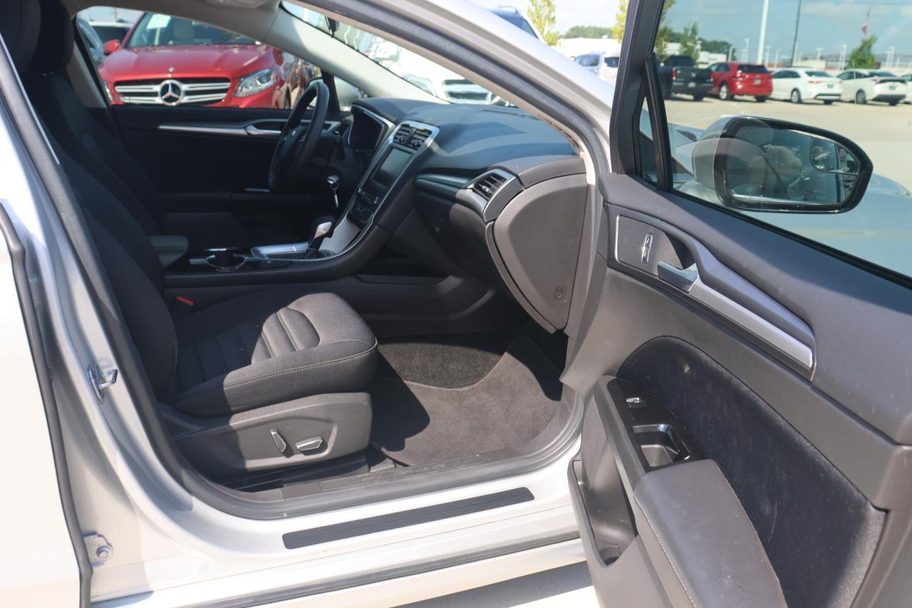 2016 FORD FUSION SE HYBRID Houston TX