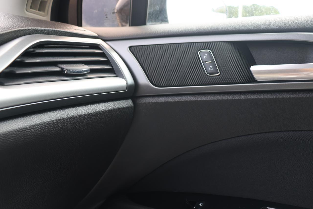 2016 FORD FUSION SE Houston TX