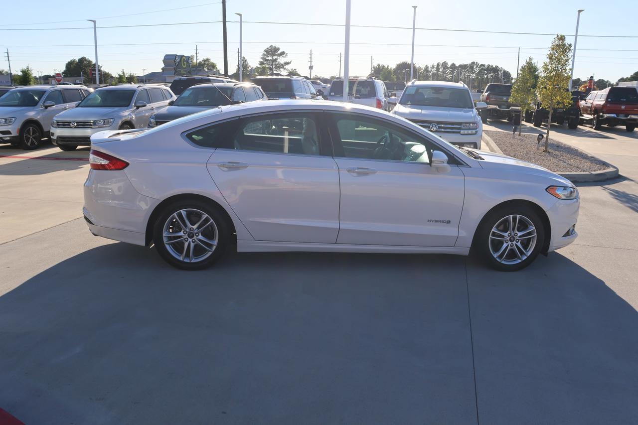 2016 FORD FUSION TITANIUM HEV WHITE at G Motors