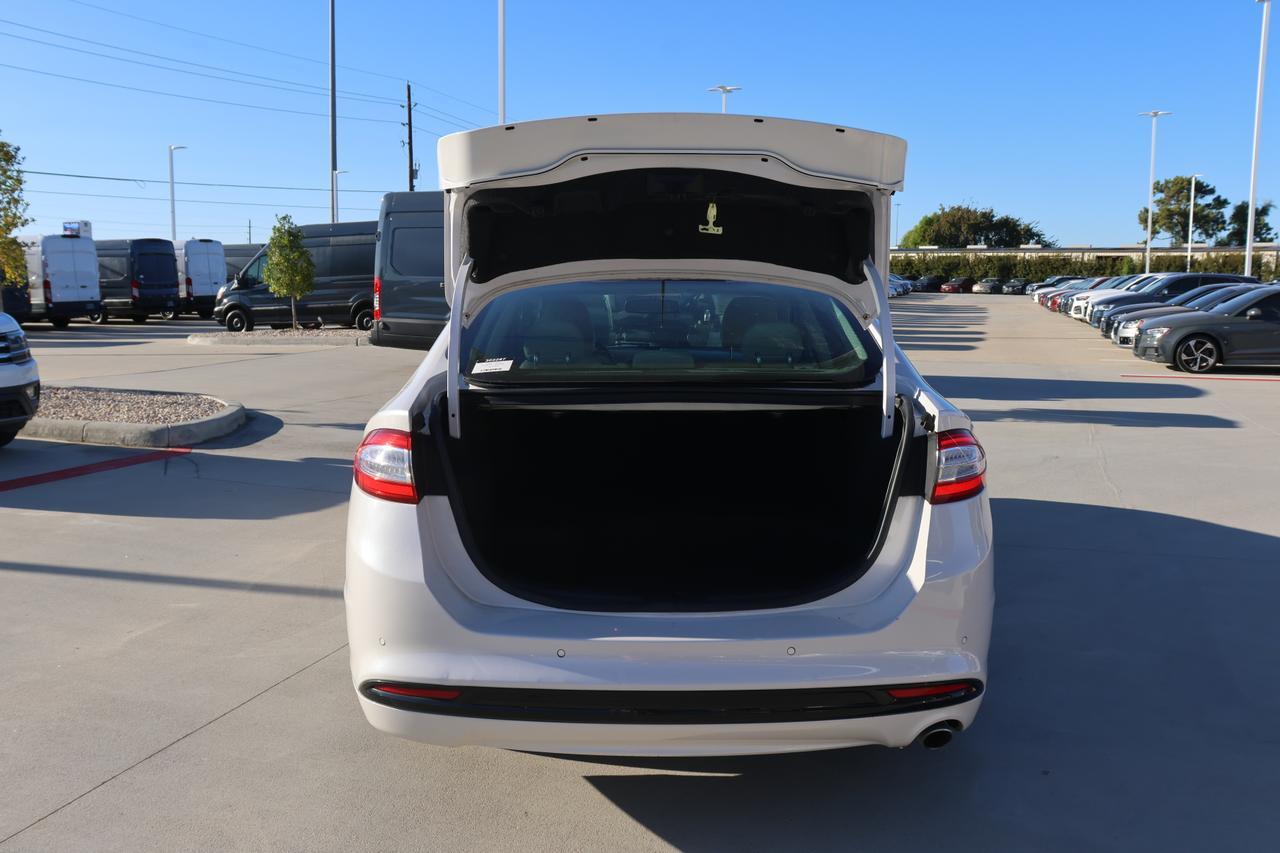 2016 FORD FUSION TITANIUM HEV WHITE at G Motors