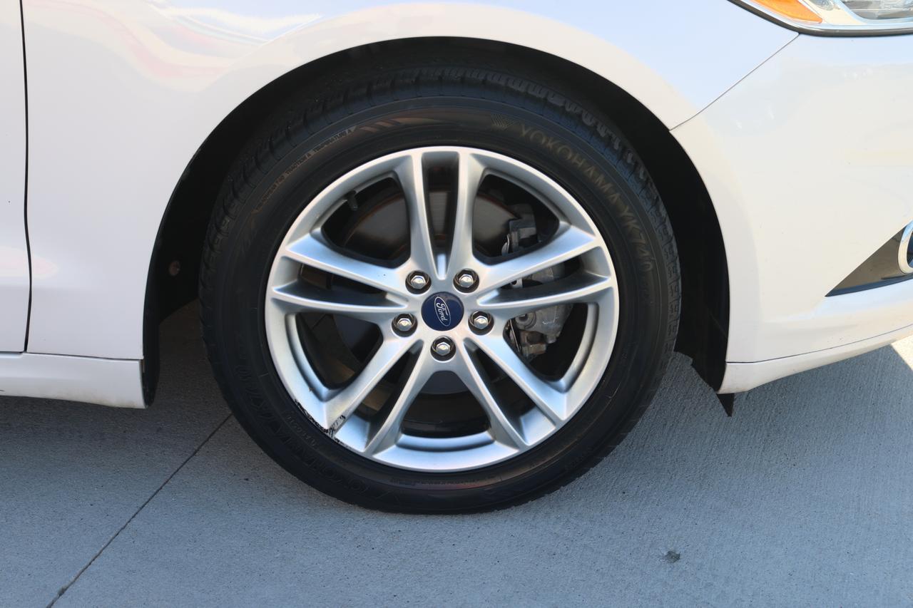 2016 FORD FUSION TITANIUM HEV WHITE at G Motors