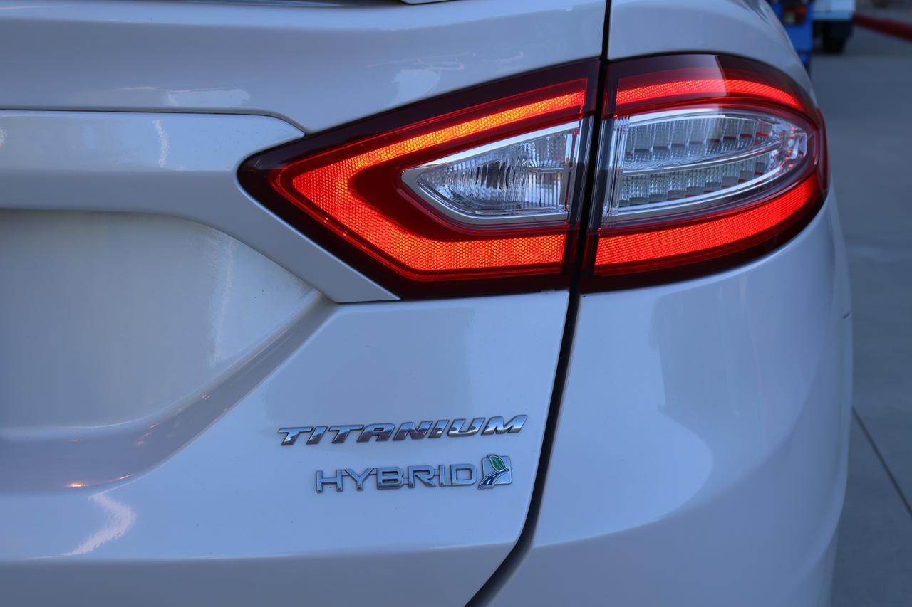2016 FORD FUSION TITANIUM HEV WHITE at G Motors