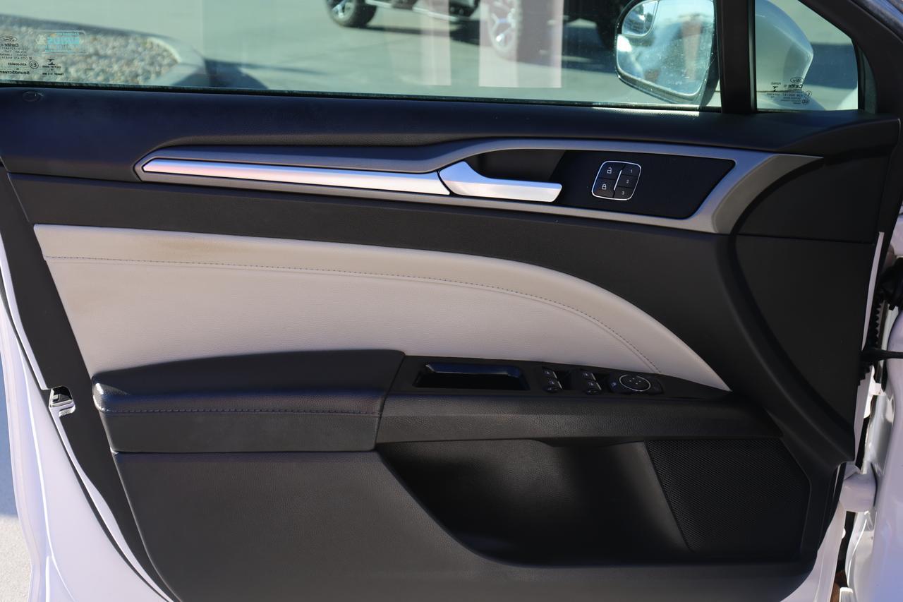 2016 FORD FUSION TITANIUM HEV WHITE at G Motors