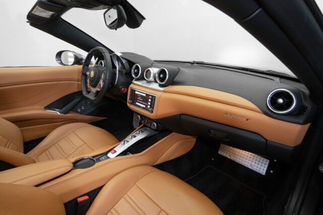 2016 Ferrari California T *ONLY 9600 MILES* *MATTE GREY WRAP* *APPLE CARPLAY* *BACKBONE STYLE SEATS* San Diego CA