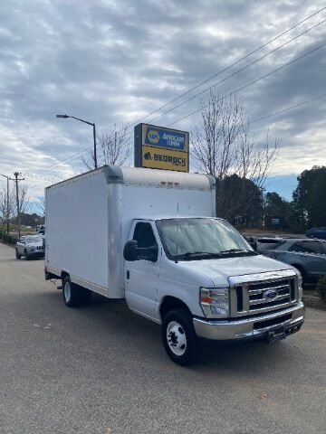 2016 Ford 14' BOX W/ TOMMY LIFT E-350 Super Duty