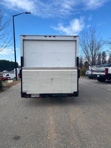2016 Ford 14' BOX W/ TOMMY LIFT E-350 Super Duty Monroe NC