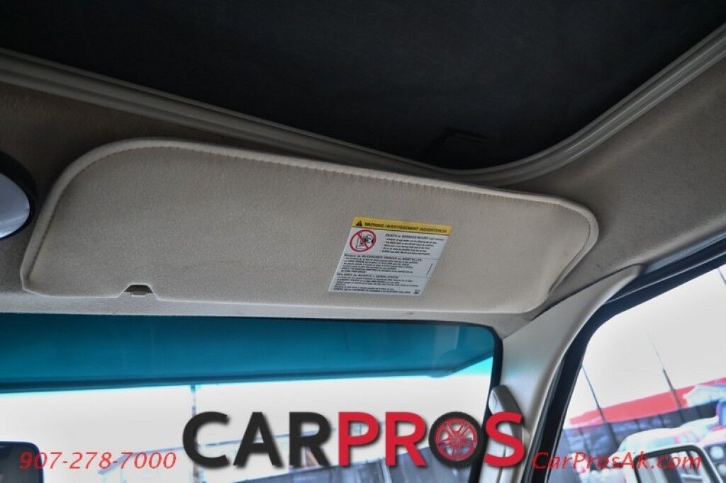 2016 Ford 230CB LEPRECHAUN - 6.8L V10 Triton - 4.0 kW Onan Generator - 3 Burner Stove - Microwave - Refridgerator - Sleeps 7 - Power Awning - Bathroom w/ Shower - Queen Bed - Tow Package Anchorage AK