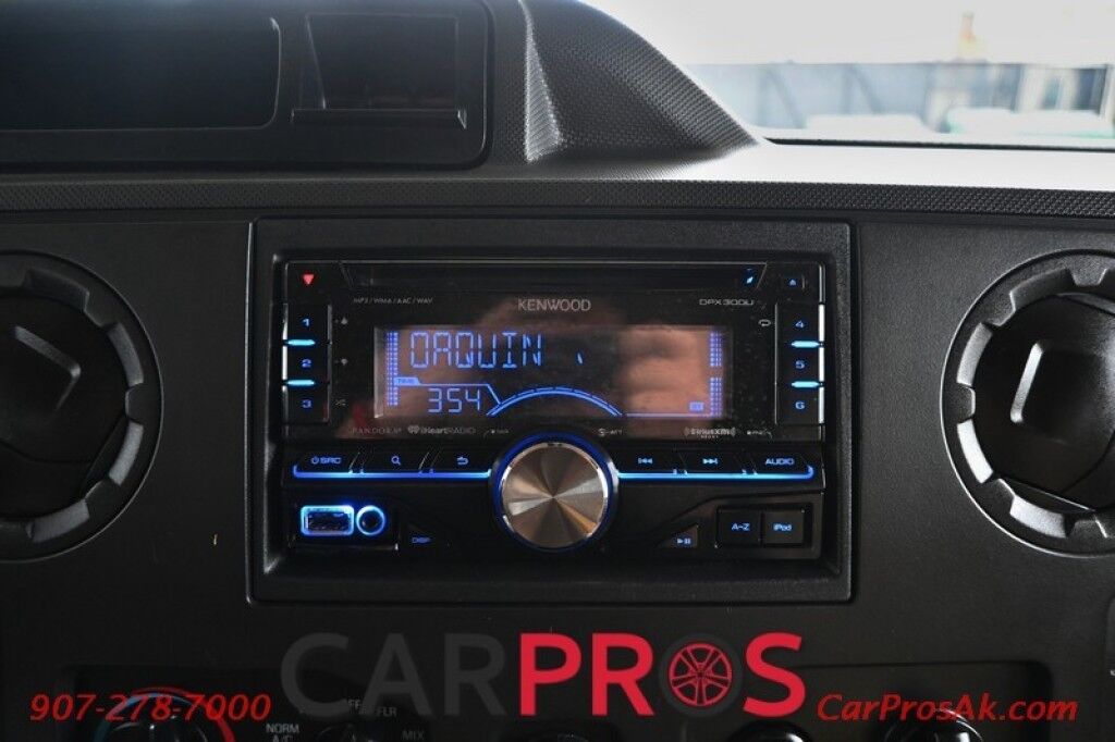 2016 Ford 230CB LEPRECHAUN - 6.8L V10 Triton - 4.0 kW Onan Generator - 3 Burner Stove - Microwave - Refridgerator - Sleeps 7 - Power Awning - Bathroom w/ Shower - Queen Bed - Tow Package Anchorage AK