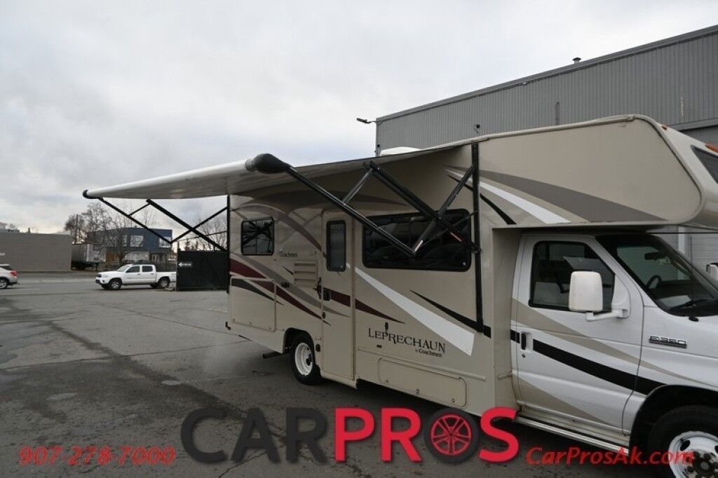 2016 Ford 230CB LEPRECHAUN - 6.8L V10 Triton - 4.0 kW Onan Generator - 3 Burner Stove - Microwave - Refridgerator - Sleeps 7 - Power Awning - Bathroom w/ Shower - Queen Bed - Tow Package Anchorage AK