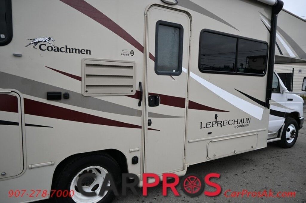 2016 Ford 230CB LEPRECHAUN - 6.8L V10 Triton - 4.0 kW Onan Generator - 3 Burner Stove - Microwave - Refridgerator - Sleeps 7 - Power Awning - Bathroom w/ Shower - Queen Bed - Tow Package Anchorage AK