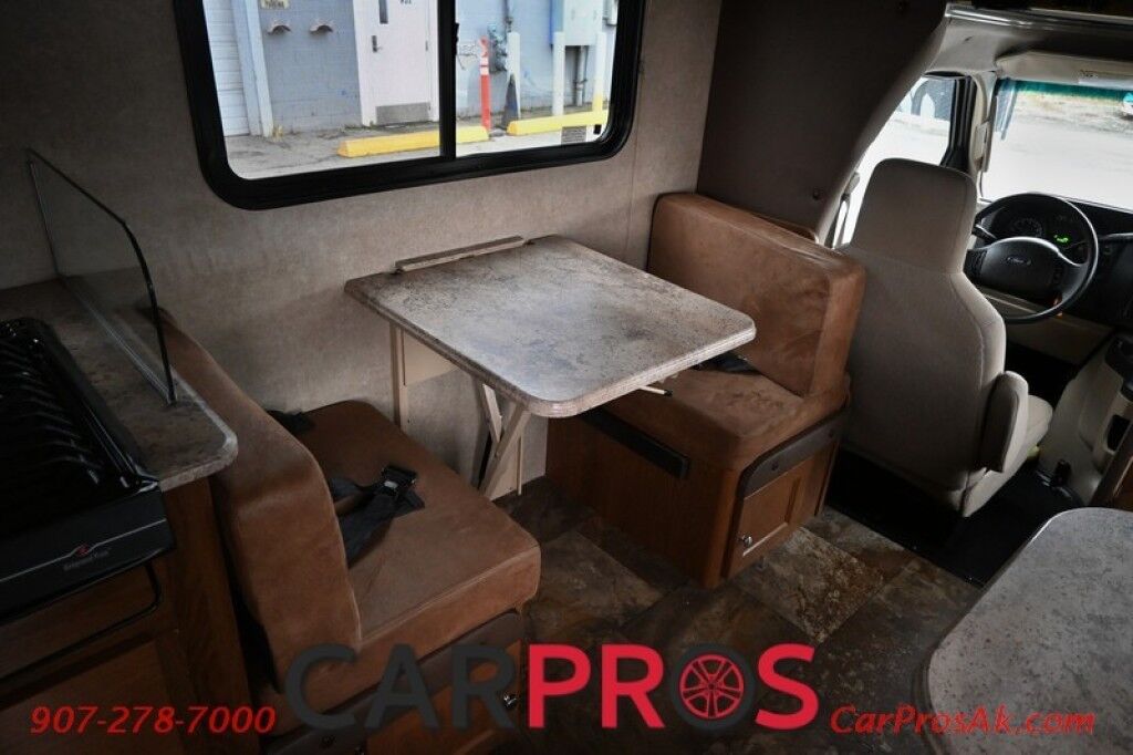 2016 Ford 230CB LEPRECHAUN - 6.8L V10 Triton - 4.0 kW Onan Generator - 3 Burner Stove - Microwave - Refridgerator - Sleeps 7 - Power Awning - Bathroom w/ Shower - Queen Bed - Tow Package Anchorage AK