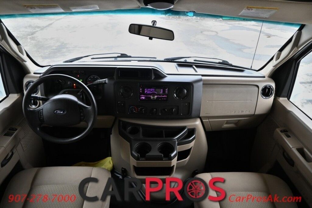 2016 Ford 230CB LEPRECHAUN - 6.8L V10 Triton - 4.0 kW Onan Generator - 3 Burner Stove - Microwave - Refridgerator - Sleeps 7 - Power Awning - Bathroom w/ Shower - Queen Bed - Tow Package Anchorage AK