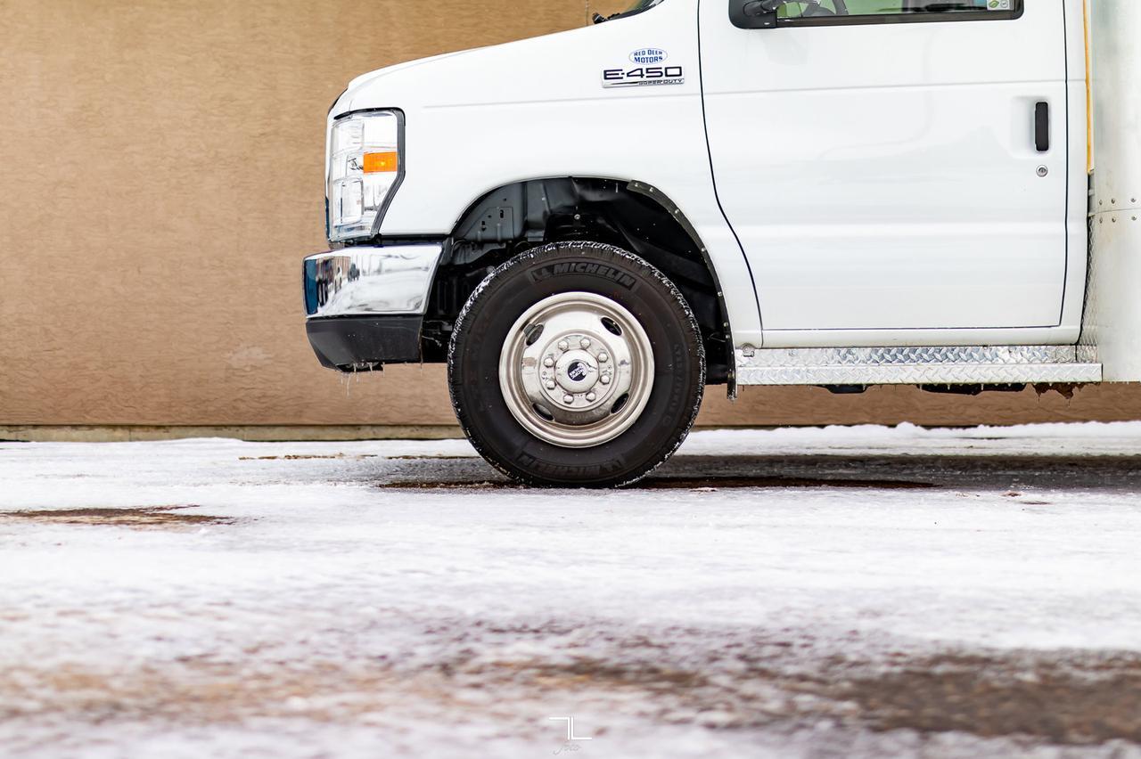 2016 Ford E-450 16 Ft. Cube Van Red Deer AB