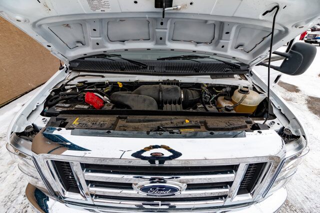 2016 Ford E-450 16 Ft. Cube Van Red Deer AB