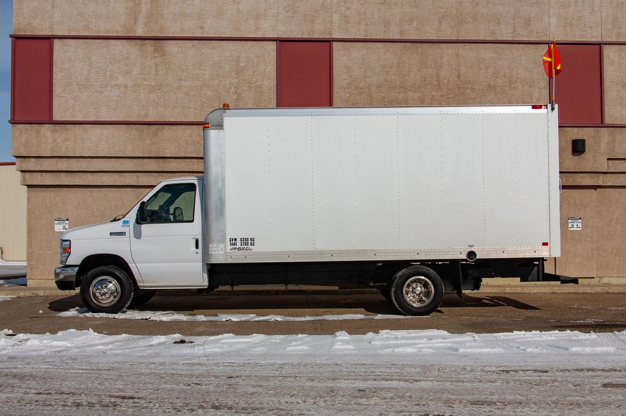 2016 Ford E-450 Econoline Cutaway Cube Van Red Deer AB