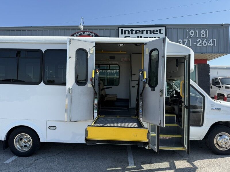 2016 Ford E-450 Passenger Bus w/ Wheelchair Lift Collinsville OK