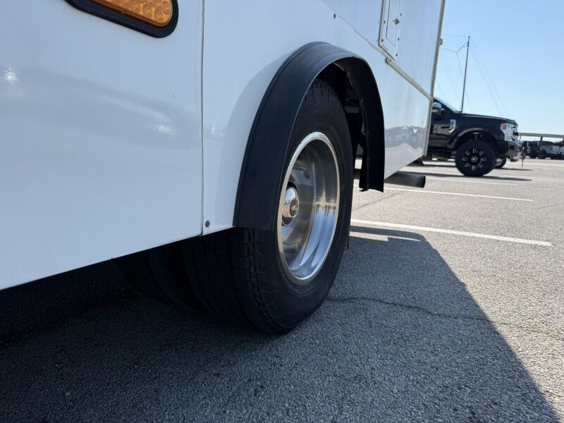 2016 Ford E-450 Passenger Bus w/ Wheelchair Lift Collinsville OK