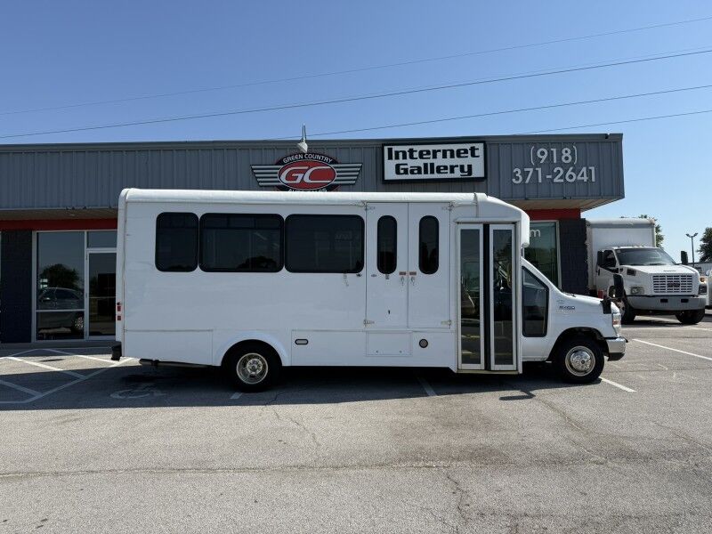 2016 Ford E-450 Passenger Bus w/ Wheelchair Lift Collinsville OK