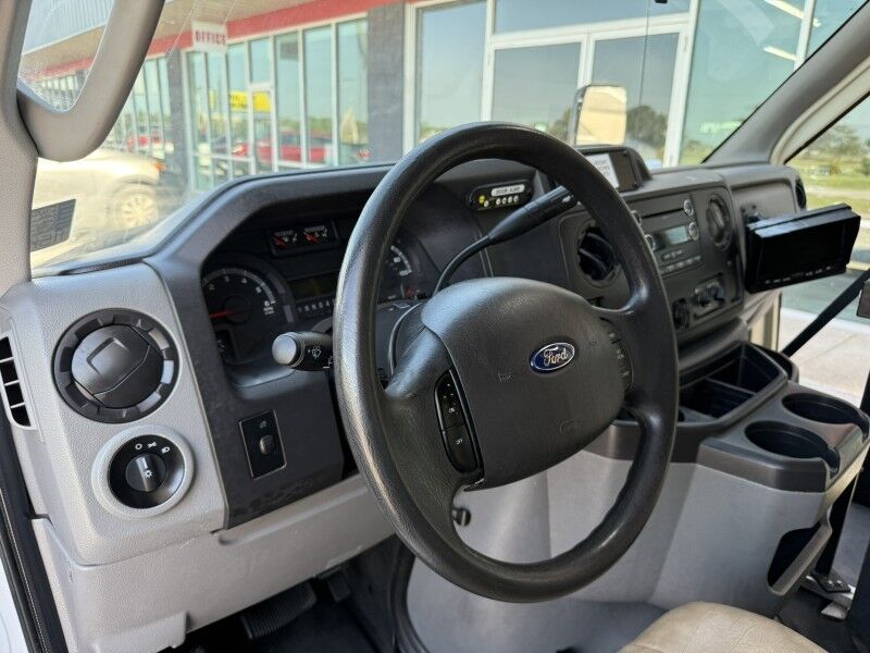 2016 Ford E-450 Passenger Bus w/ Wheelchair Lift Collinsville OK