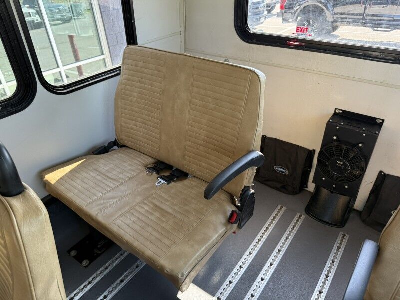 2016 Ford E-450 Passenger Bus w/ Wheelchair Lift Collinsville OK