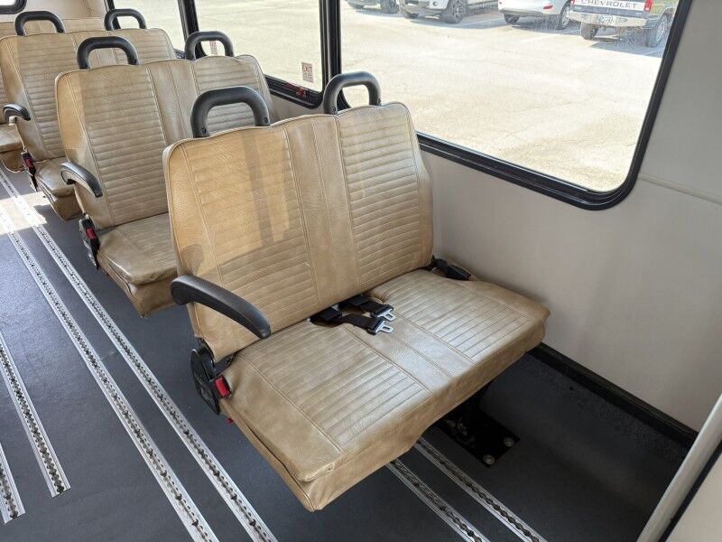 2016 Ford E-450 Passenger Bus w/ Wheelchair Lift Collinsville OK