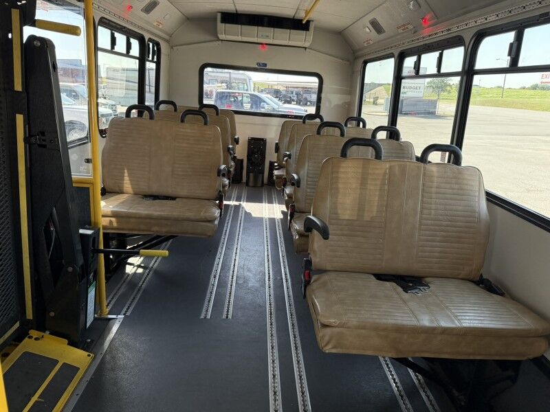 2016 Ford E-450 Passenger Bus w/ Wheelchair Lift Collinsville OK
