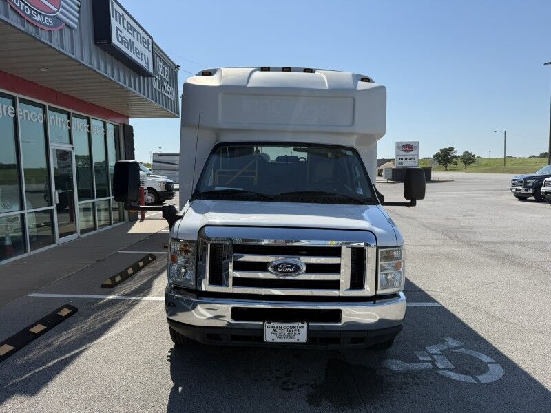 2016 Ford E-450 Passenger Bus w/ Wheelchair Lift Collinsville OK