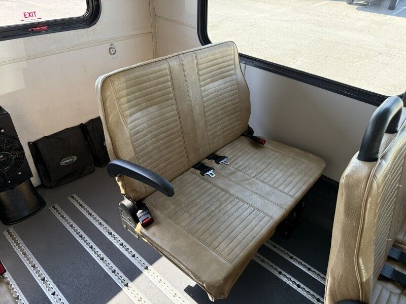 2016 Ford E-450 Passenger Bus w/ Wheelchair Lift Collinsville OK