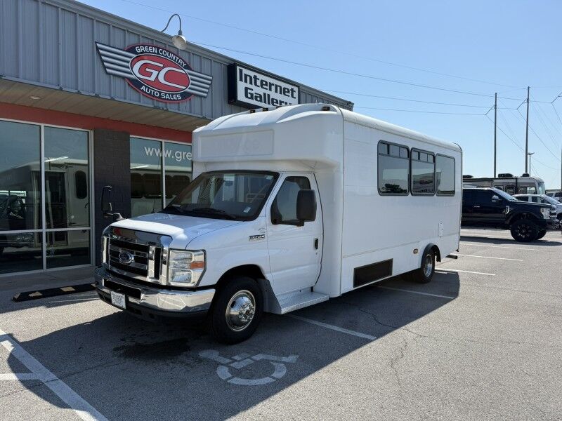 2016 Ford E-450 Passenger Bus w/ Wheelchair Lift Collinsville OK