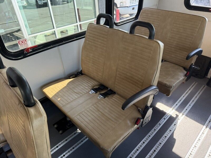 2016 Ford E-450 Passenger Bus w/ Wheelchair Lift Collinsville OK