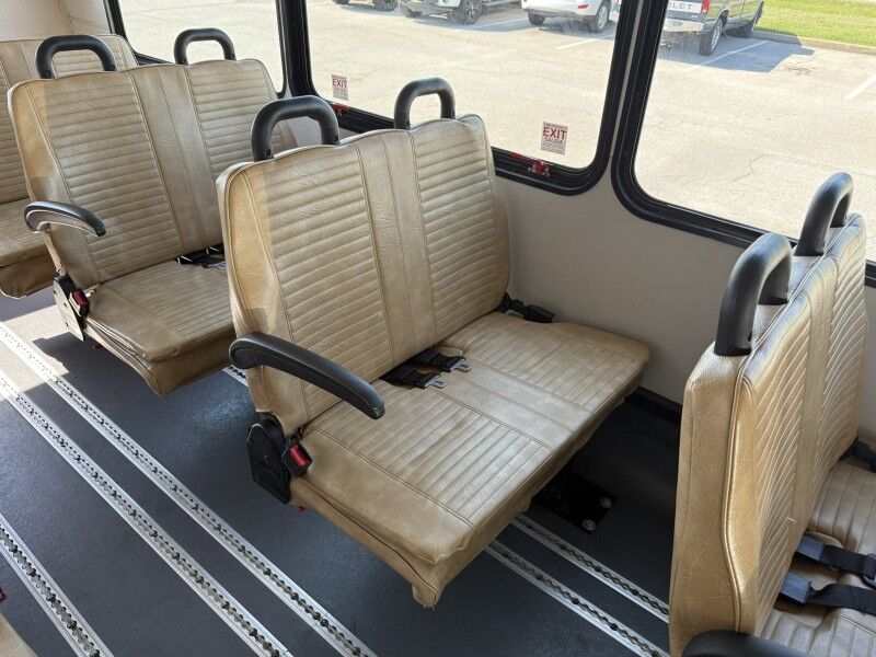 2016 Ford E-450 Passenger Bus w/ Wheelchair Lift Collinsville OK