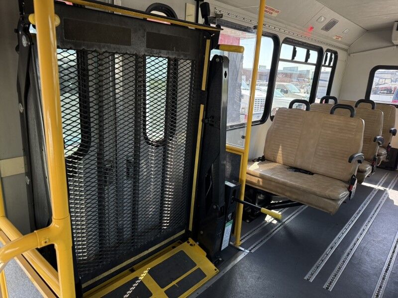 2016 Ford E-450 Passenger Bus w/ Wheelchair Lift Collinsville OK