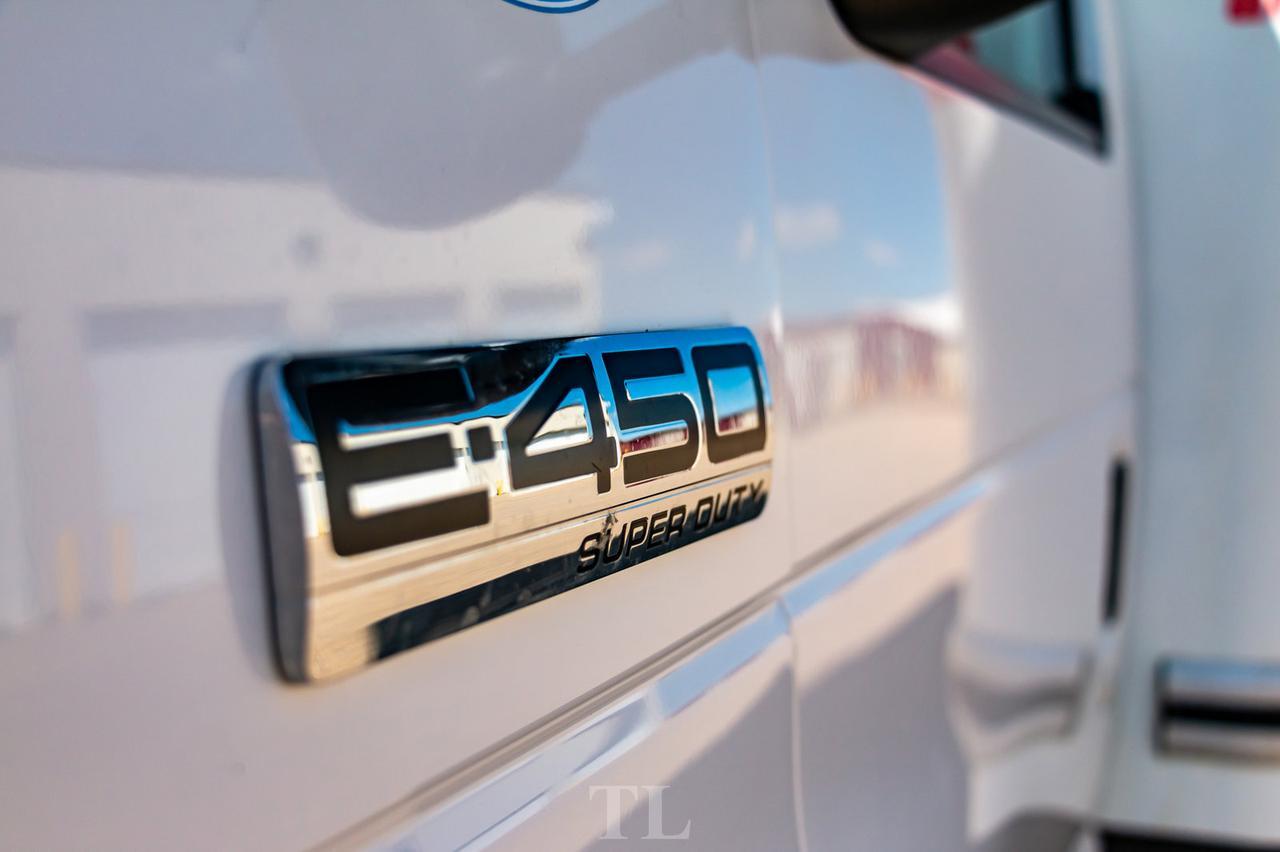 2016 Ford E-450 SD Cutaway Cube Van Red Deer AB