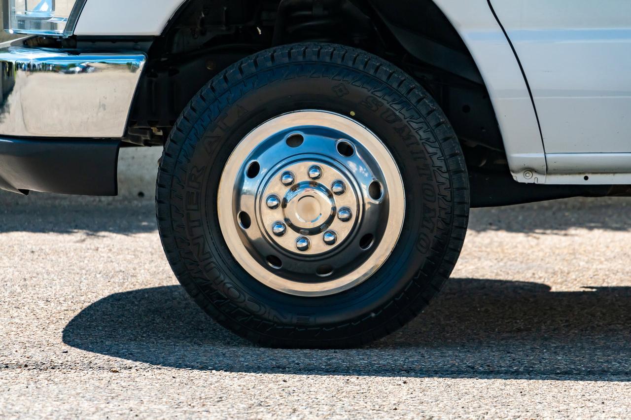 2016 Ford E-450 SD Cutaway Cube Van Red Deer AB