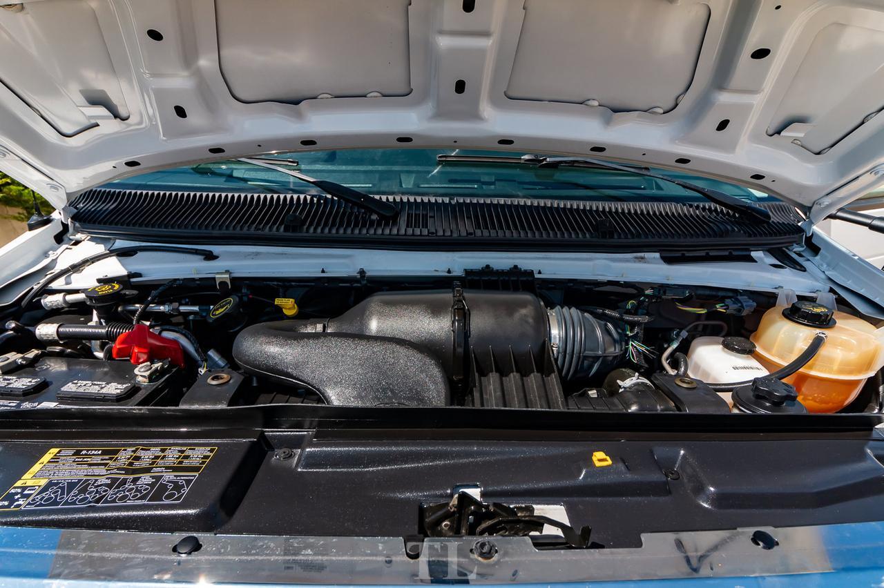 2016 Ford E-450 SD Cutaway Cube Van Red Deer AB