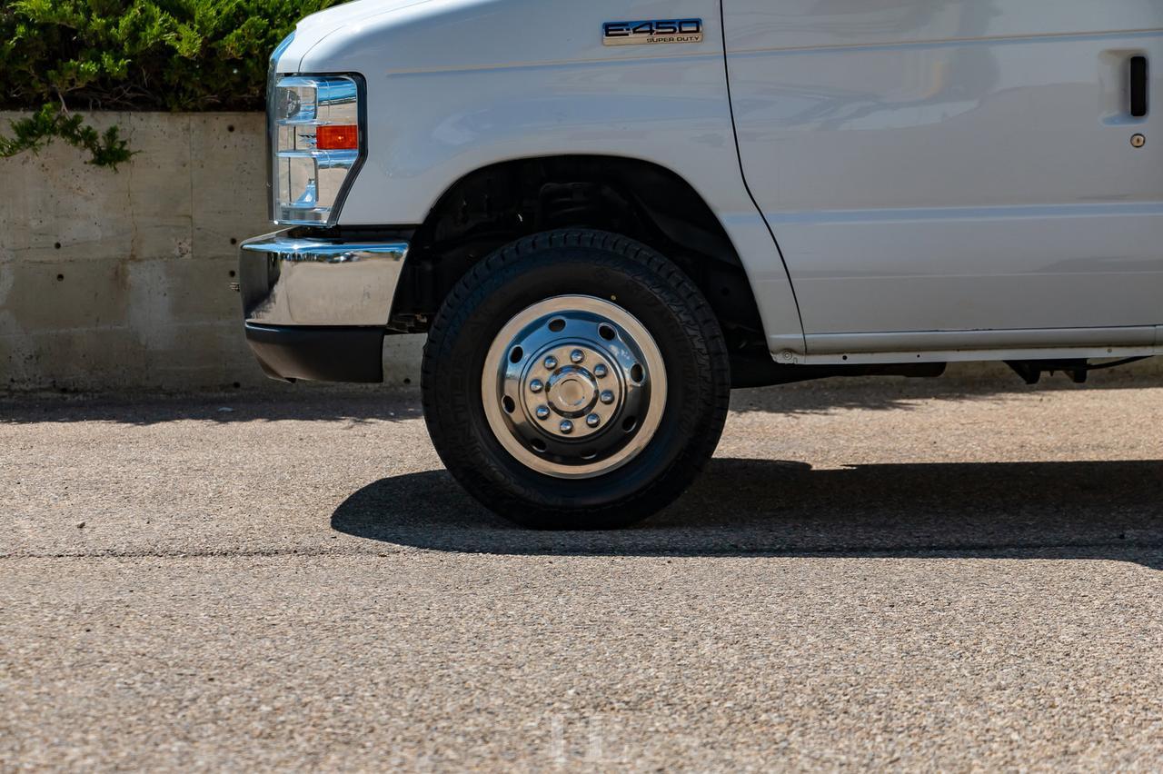 2016 Ford E-450 SD Cutaway Cube Van Red Deer AB