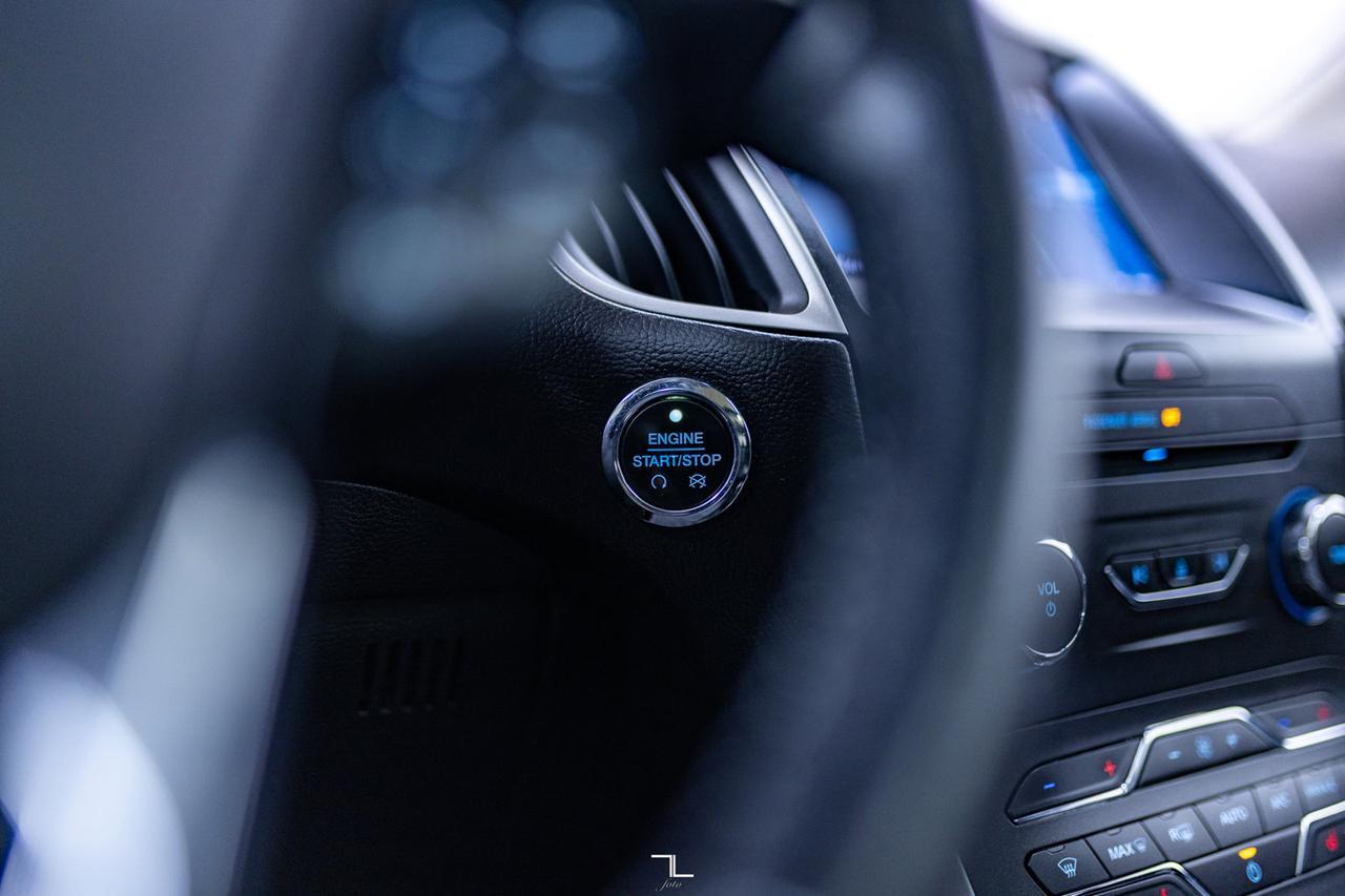 2016 Ford Edge AWD SEL Leather Roof Nav BCam Red Deer AB