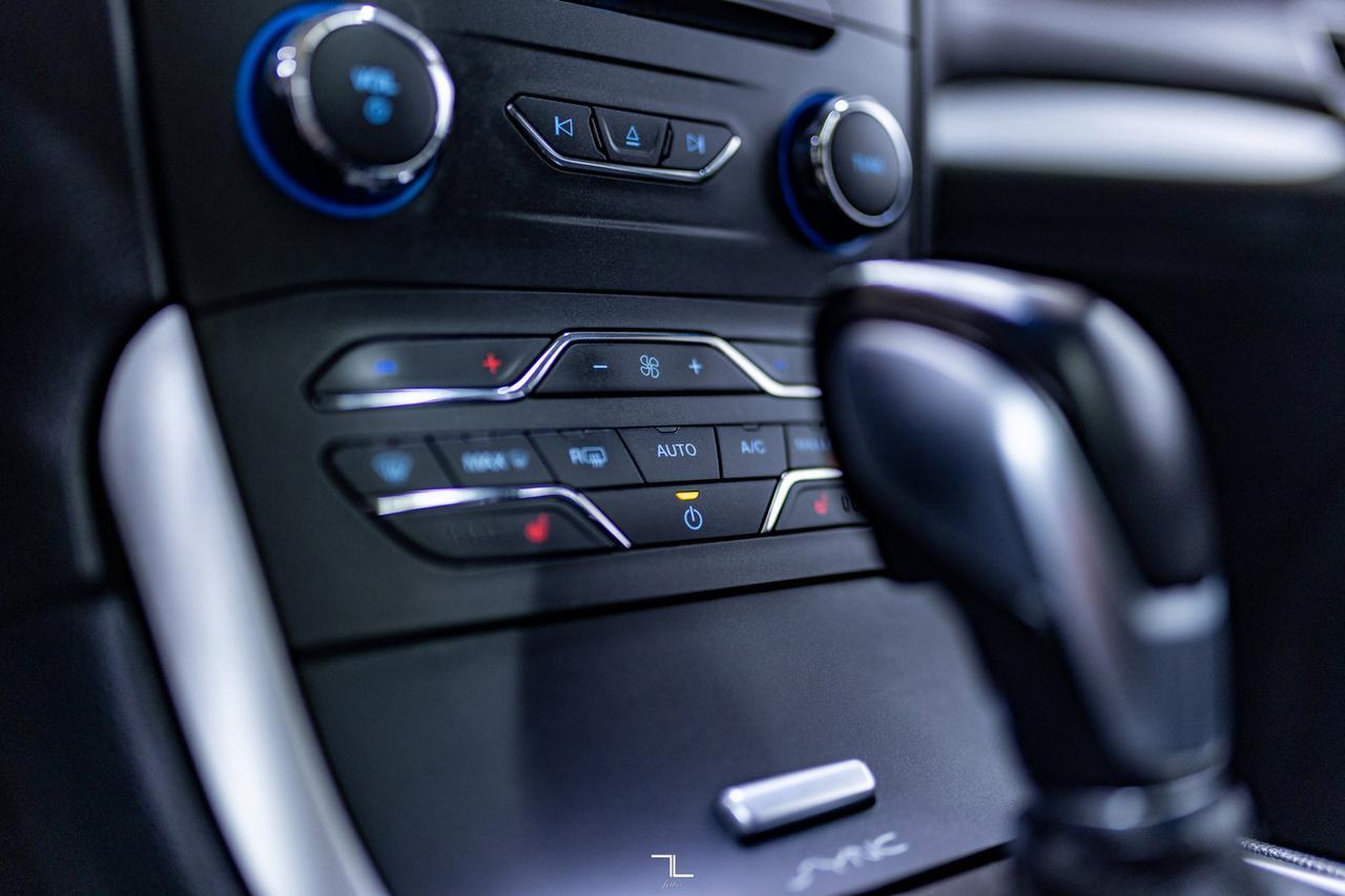 2016 Ford Edge AWD SEL Leather Roof Nav BCam Red Deer AB